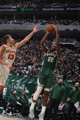 米德尔顿：雄鹿球迷的爱太棒了 对2万人挥手致意就像儿时梦想成真