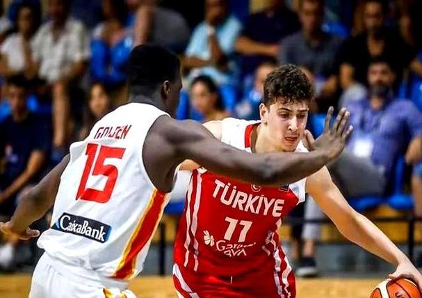 想进化上科技!杨瀚森起步艰难但别急 约基奇申京已给他指明道路