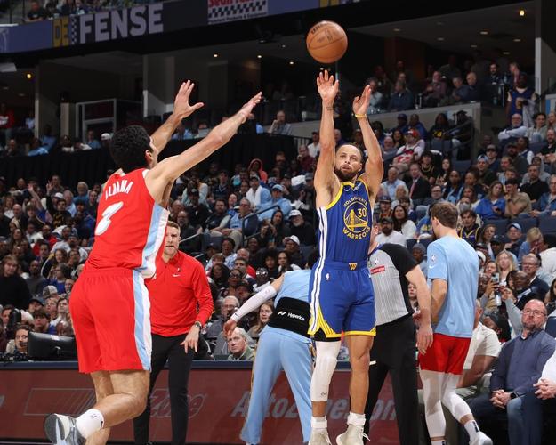 NBA历史仅5人在37岁及以上多次砍40+:老詹13次断档 乔库勾邮在列