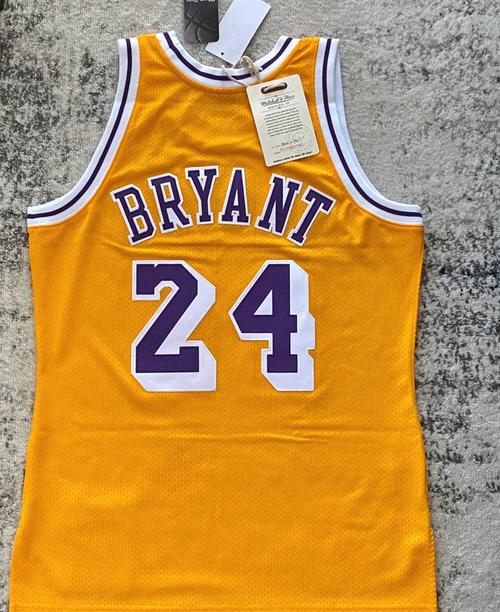 湖人紫!博主爆料巴萨下赛季客场球衣:致敬科比!搭建足篮桥梁