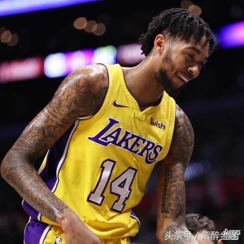 主攻手！英格拉姆半场10中5砍全队最高14分外加3板 罚球4中3