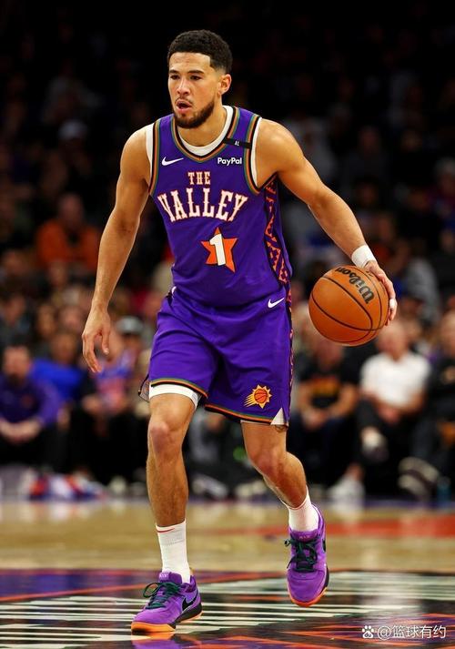 稳定输出!布克16投10中&罚球9中9空砍31分3板7助 得分全场最高