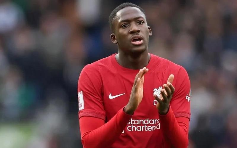 利物浦小将纳洛生涯前2次替补均染红 范戴克、科纳特第一时间安慰