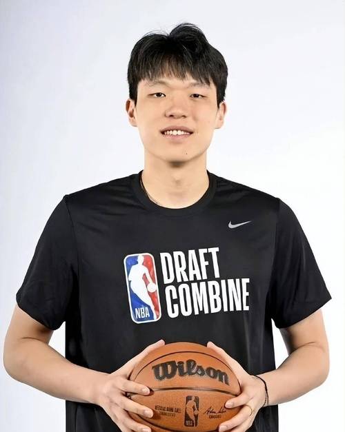 队记:杨瀚森忘记学过的东西这也正常 其他中国球员来NBA也是如此