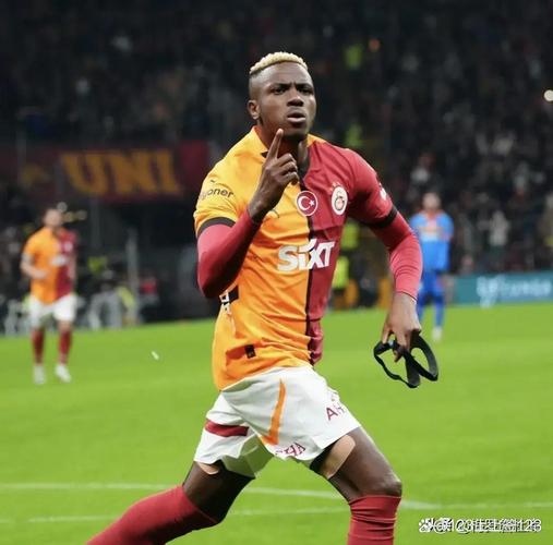 世体:奥斯梅恩重入巴萨引援视野,球员高昂身价是转会最大障碍