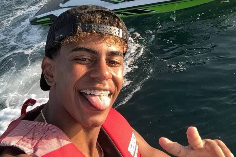 调整心态重新出发！亚马尔更新社媒晒多张休闲照