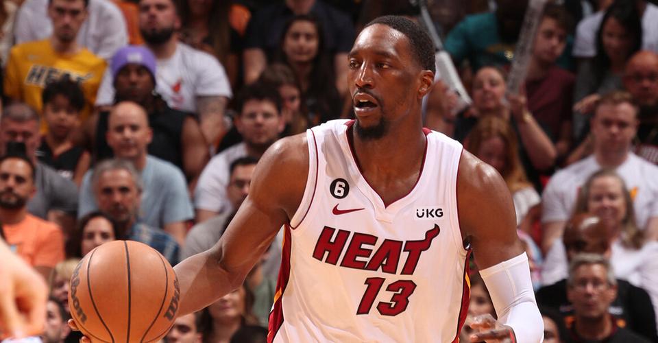 扛起进攻！阿德巴约半场13中7&三分7中3拿到17分 另有6板1助