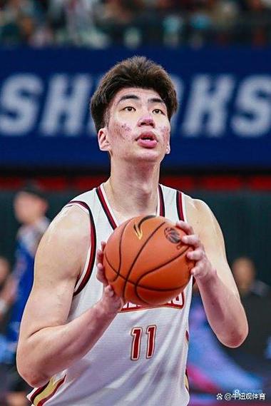 本赛季首次替补!西乙第6轮余嘉豪出战19分钟 0出手得到2板1助