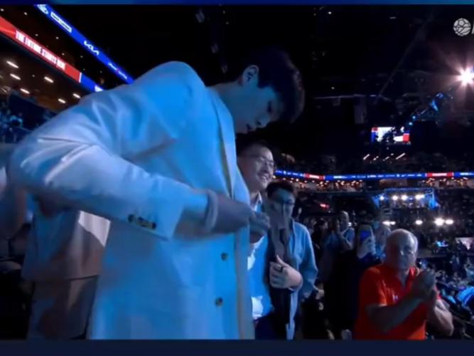 媒体人：开拓者以后下放&召回杨瀚森的操作会很频繁 这不是消极的