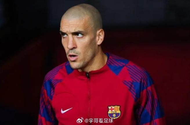 记者：34岁前巴萨中场罗梅乌以自由身重回南安普顿