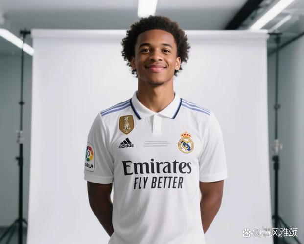 阿斯：范戴克今夏曾极力争取转会皇马，但皇马拒绝了这一选择