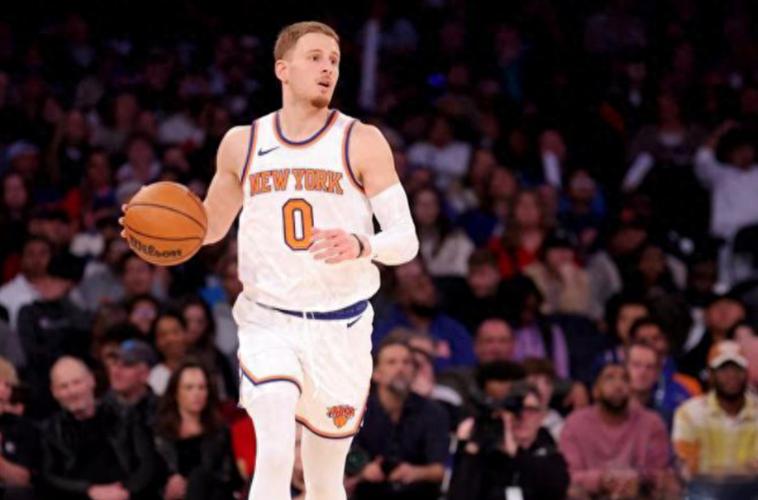 站出来了!迪文岑佐6记三分拿下25分9板5助1帽