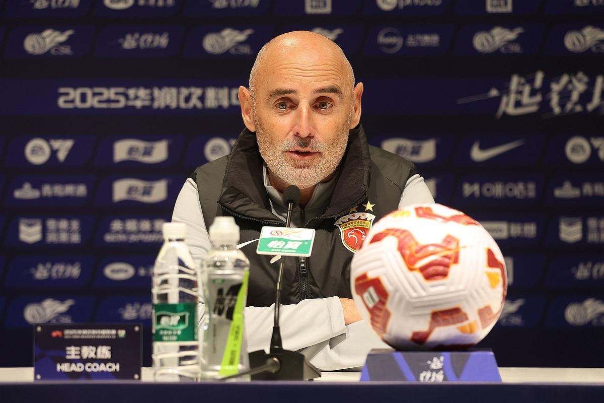 记者:海港错失良机后穆斯卡特并非被“气”走,而是抽空上个厕所