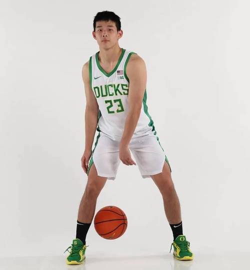 手感冰凉！林葳NCAA生涯前三战合计17中1 三分10中0