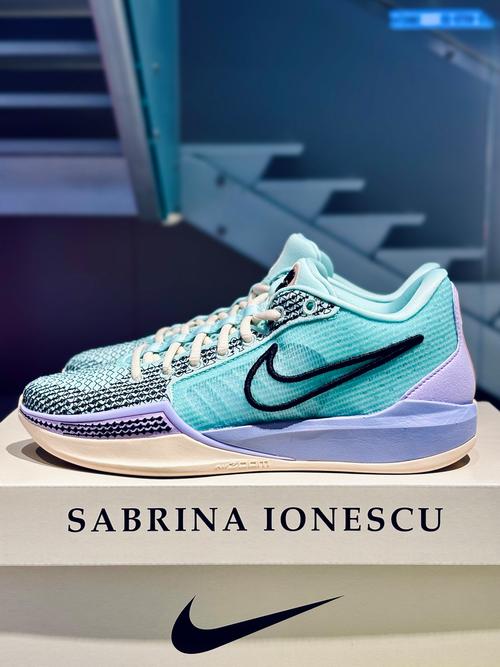 未来球星！Nike为NCAA女篮球员朱朱·沃特金斯推出PE配色球鞋