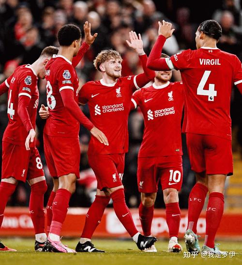 还有油？36岁佩里西奇本赛季18场2球8助，对利物浦为球队首开记录