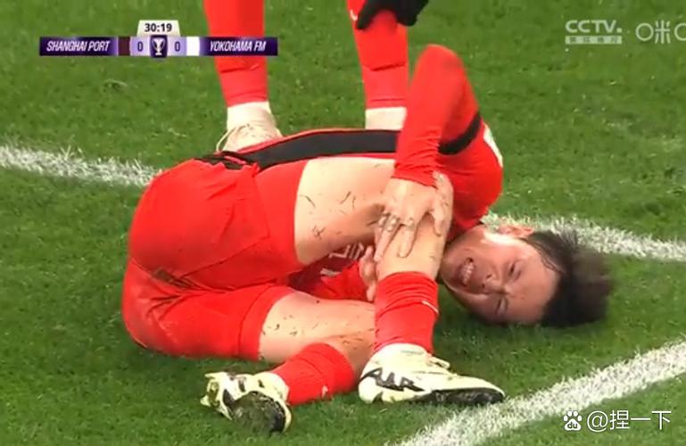 摸臀之后是飞吻！曼奇尼比赛中又施奇招挑衅对手，这次被一笑置之