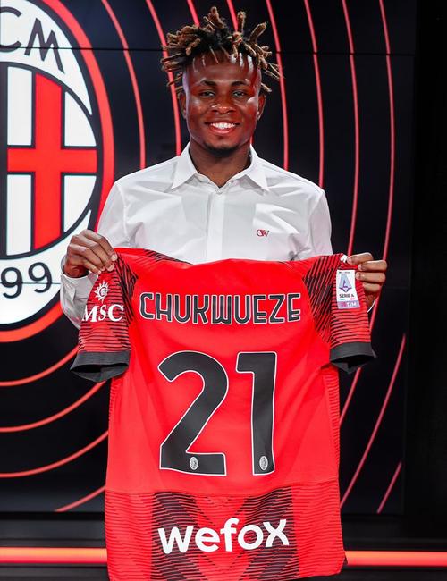 伊沃比:丘库埃泽在训练场绰号‘丘库魔法’,他场上场下充满活力