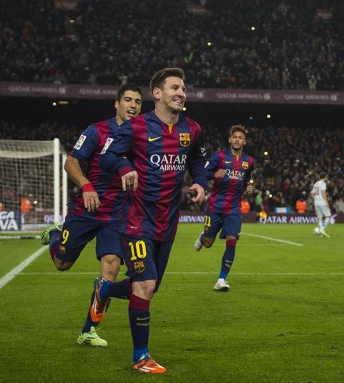 马斯切拉诺：考虑到苏牙的关注度和生涯成就，做出替补决定很艰难