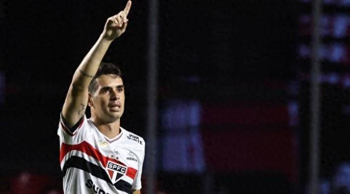 圣保罗官方：奥斯卡被诊断为血管迷走神经性晕厥，正在家中休养