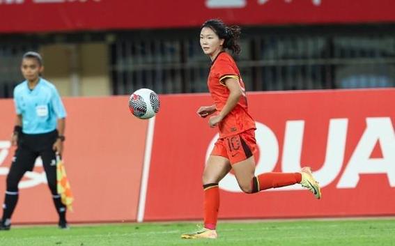 王爱芳感慨：中国女足与英格兰差距较大，竭尽全力也难与对方抗衡