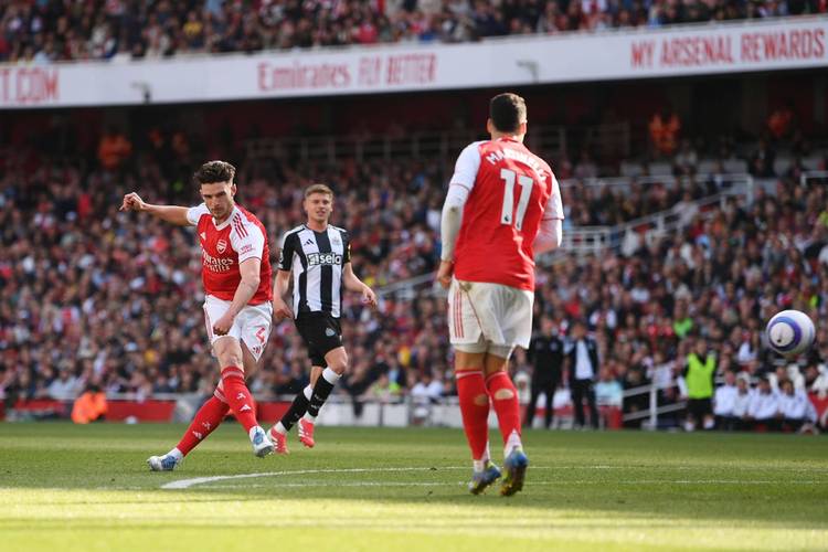 阿森纳全场仅射门8次是球队13个月来单场联赛最少，且被射门11次