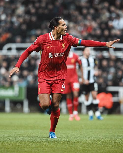 利物浦生涯英超首球！伊萨克：我等这球很久了，今天值得高兴